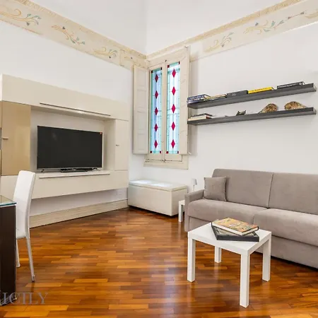 アパート La Dimora Di Aurora パレルモ