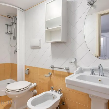 アパート La Dimora Di Aurora パレルモ