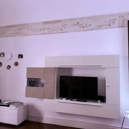 アパート La Dimora Di Aurora パレルモ